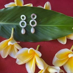 Sydney - 925 Sterling Silver and Pearl earrings